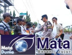 Polisi Peduli, Turun ke Jalan Salurkan Bansos untuk Pekerja Jalanan di Ngawi