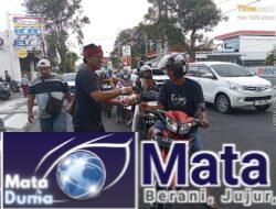 DPC Gerakan Berani Nusantara Banyuwangi Tebar Kebaikan Ramadan, Ratusan Takjil Dibagikan untuk Pengguna Jalan