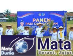 Panen Padi dan Sayuran di SAE Paswangi, Kakanwil Ditjenpas Jatim Puji Inovasi Pembinaan Lapas Banyuwangi