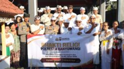 Di Momen Hari Raya Galungan dan Kuningan, Kapolresta Banyuwangi Bersama Umat Hindu Rajut Kerukun