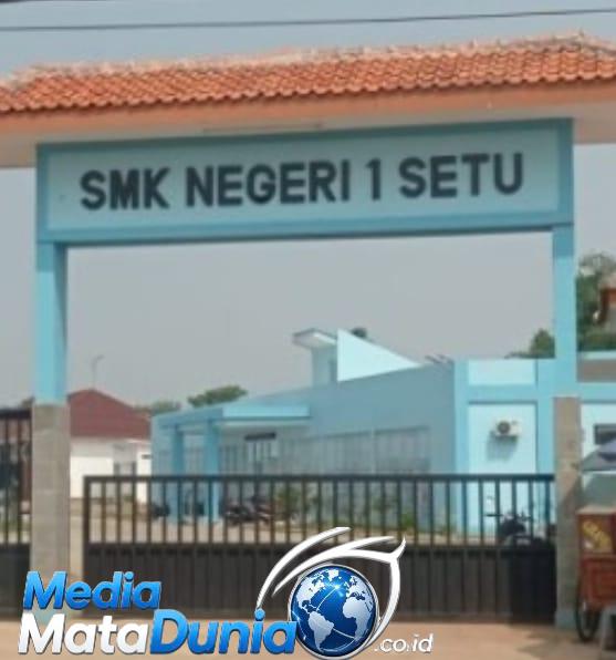 Perwakilan Pokja Wartawan Setu saat menyampaikan permintaan evaluasi pelayanan Humas SMKN 1 Setu di Kabupaten Bekasi.