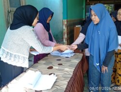 Sekitar 100 Warga Desa Sumberboto Terima Zakat Mal dari Anggota DPRD Jatim dan DPRD Kabupaten Blitar